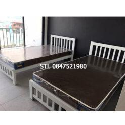 ที่นอนหุ้มหนัง pvc และเตียงเหล็กกล่อง 3.5 ฟุต