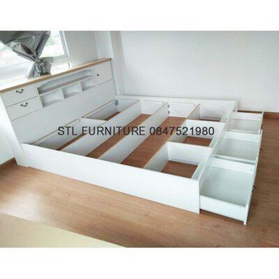 เตียงวินเทจไม้สีขาว