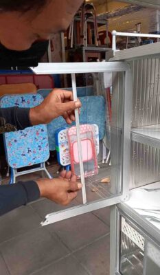 วิธีเปลี่ยนกระจกตู้กับข้าว