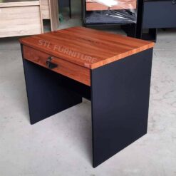 โต๊ะทำงาน 80 cm 1 ลิ้นชัก สีสักตัดสีดำ