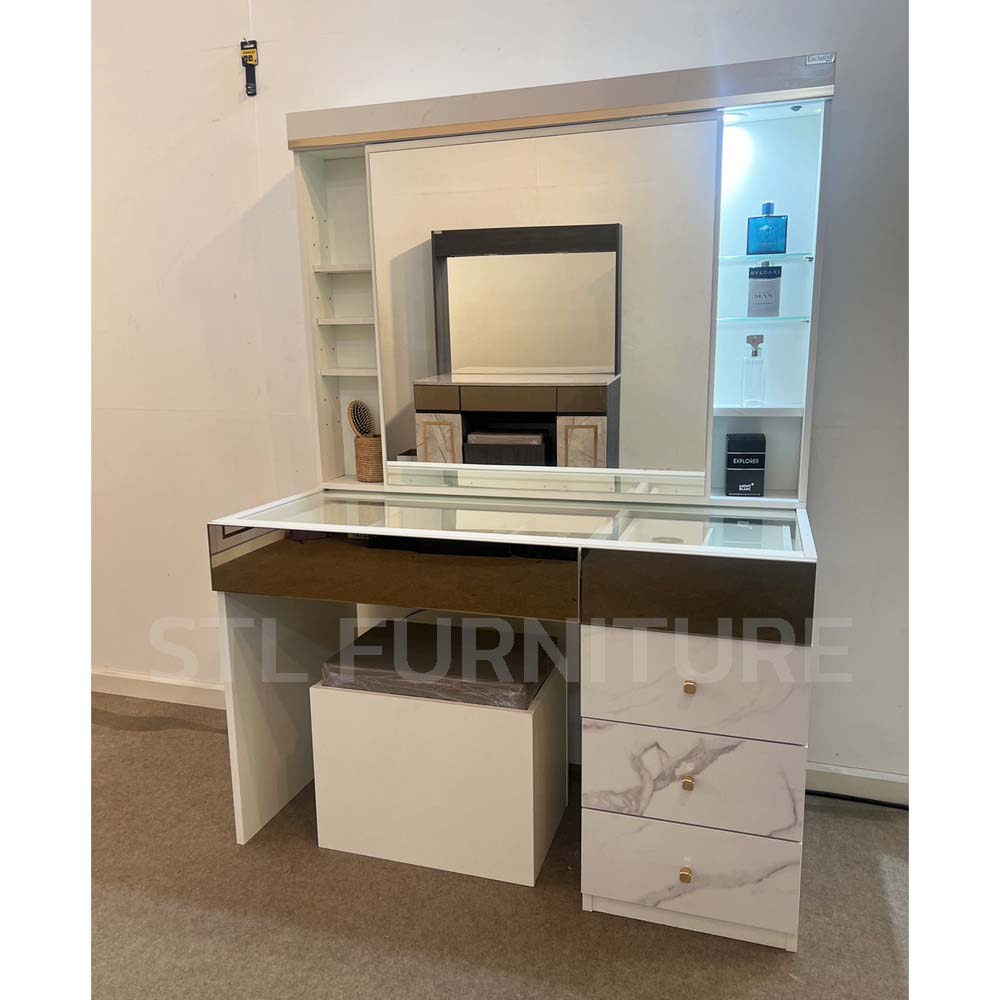 โต๊ะเครื่องแป้ง elegant สีขาวหินอ่อน