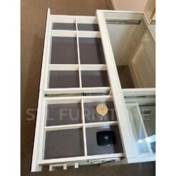 ลิ้นชักของ โต๊ะเครื่องแป้ง elegant สีขาวหินอ่อน สวยมาก