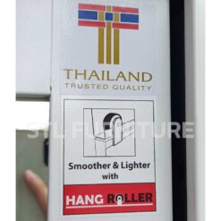 ตู้เสื้อผ้าบานเลื่อน 120 cm สีขาว กระจกเงาข้าง มีขา thaiyo 1