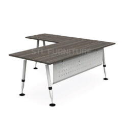 โต๊ะผู้บริหารตัวแอล สีเทาลายไม้ มีบังโป๊หน้า