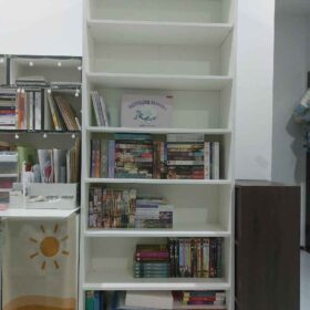 ชั้นหนังสือ WILLY photo review